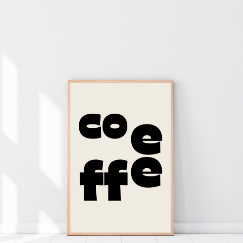 Beżowy plakat z napisem Coffee do postawienia na blat kuchenny