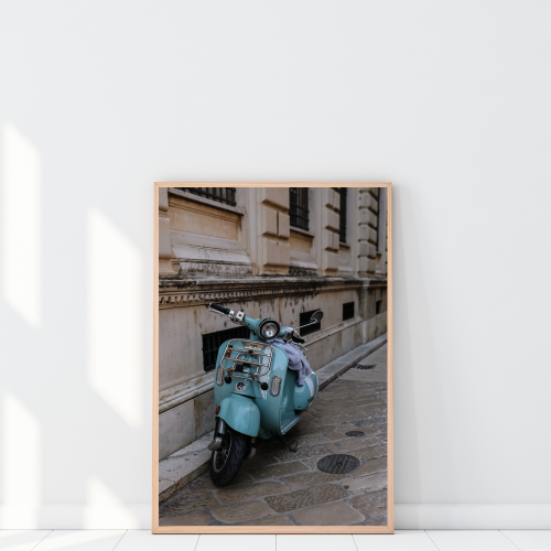 Poczuj klimat Włoch w swoim domu, zawieś na swojej ścianie plakat Vespa, który odmienił już niejedno wnętrze