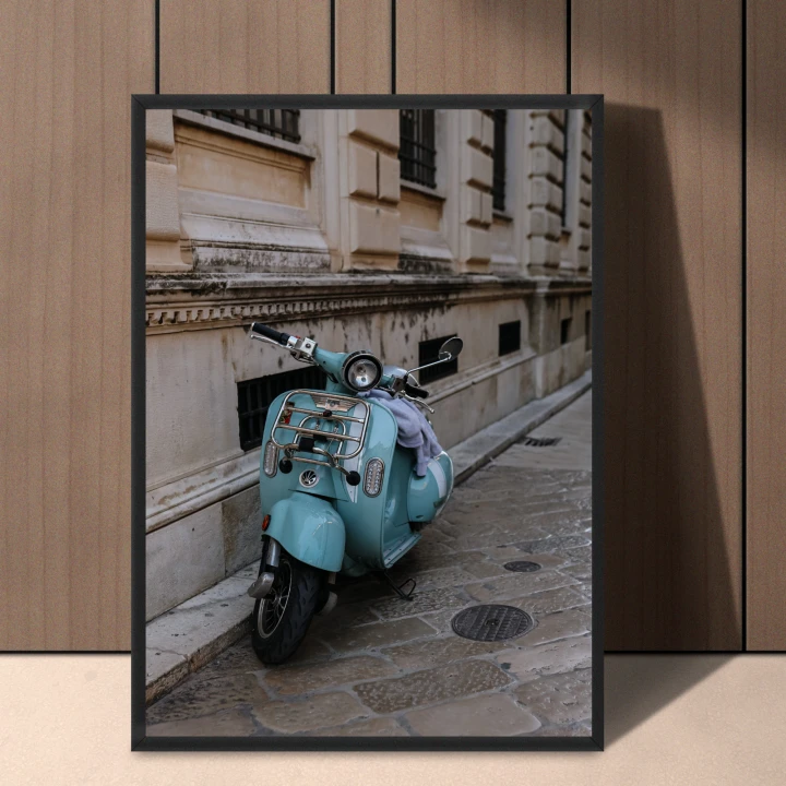 Poczuj klimat Włoch w swoim domu – plakat Vespa, który odmienia wnętrze i przyciąga uwagę