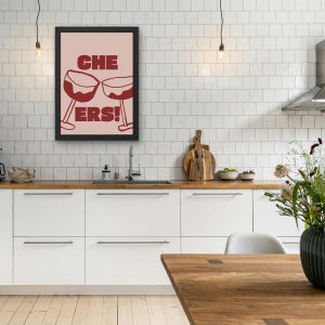 Kuchenny poster obrazujący dwa kieliszki z winem i napis Cheers