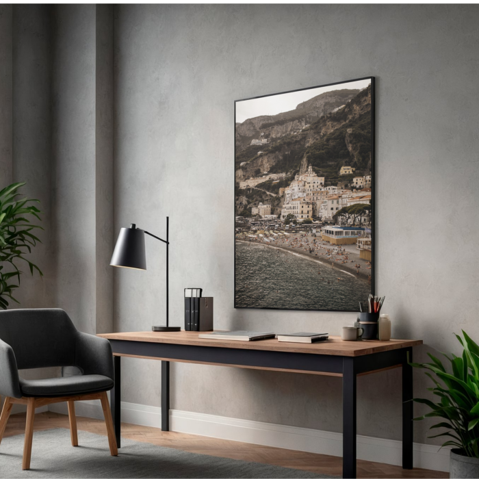 Dekoracyjny plakat z widokiem na popularną plażę w Amalfi