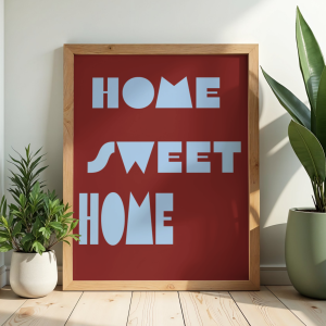 Plakat dekoracyjny z napisem Home sweet home w modnym połączeniu burgundu i błękitu