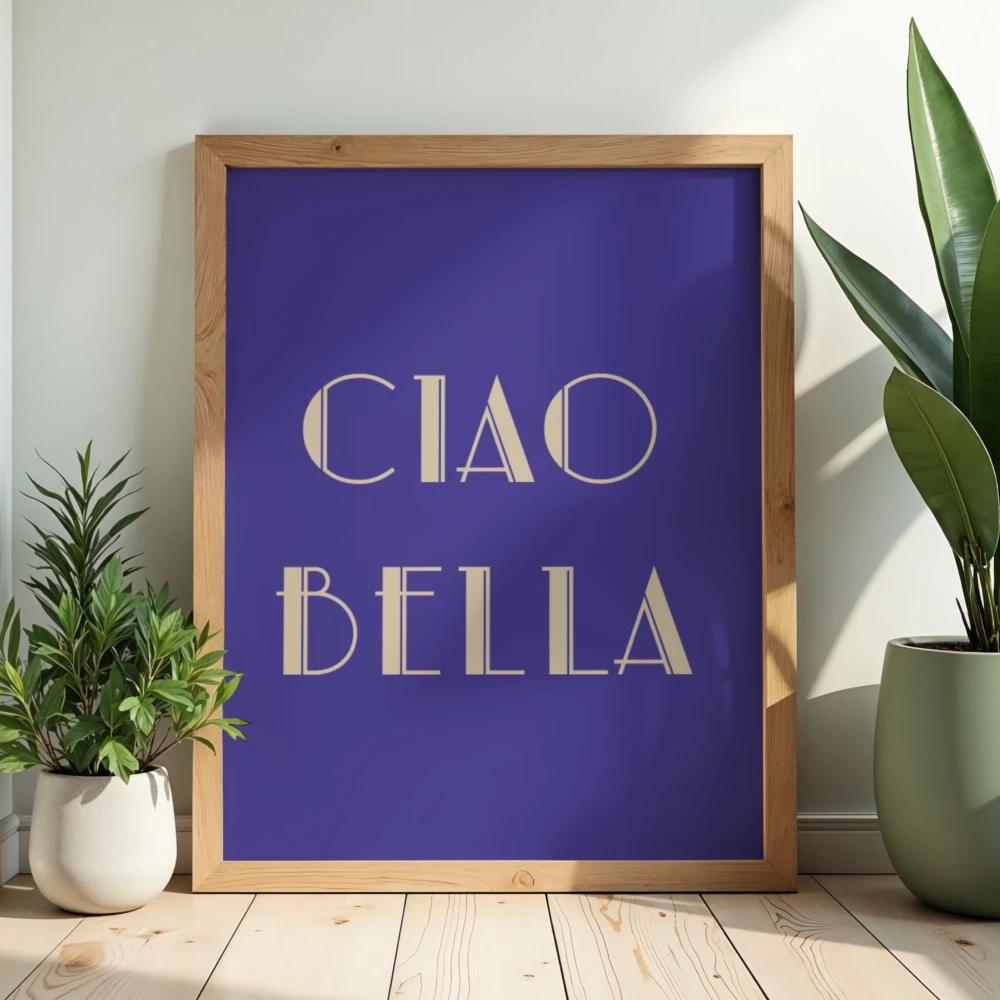 Typograficzny plakat Ciao bella na granatowym tle do dekoracji przedpokoju